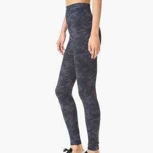 SPANX Seamless Leggings - Comfortable Athletic Wear Core & Tummy Control size M